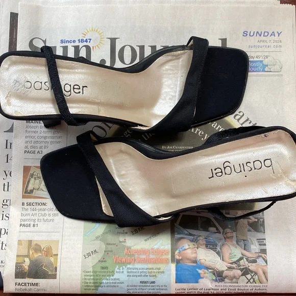 Basinger black sandals. Good condition overall.size 7 - Picture 1 of 6